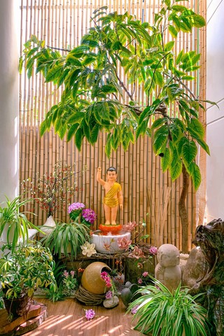 Giving Commendation Paper to those who made Lumbini Garden at Home